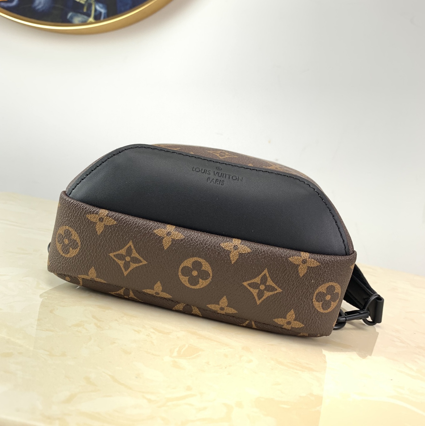 Louis Vuitton Avenue Sling Bag - Image 7