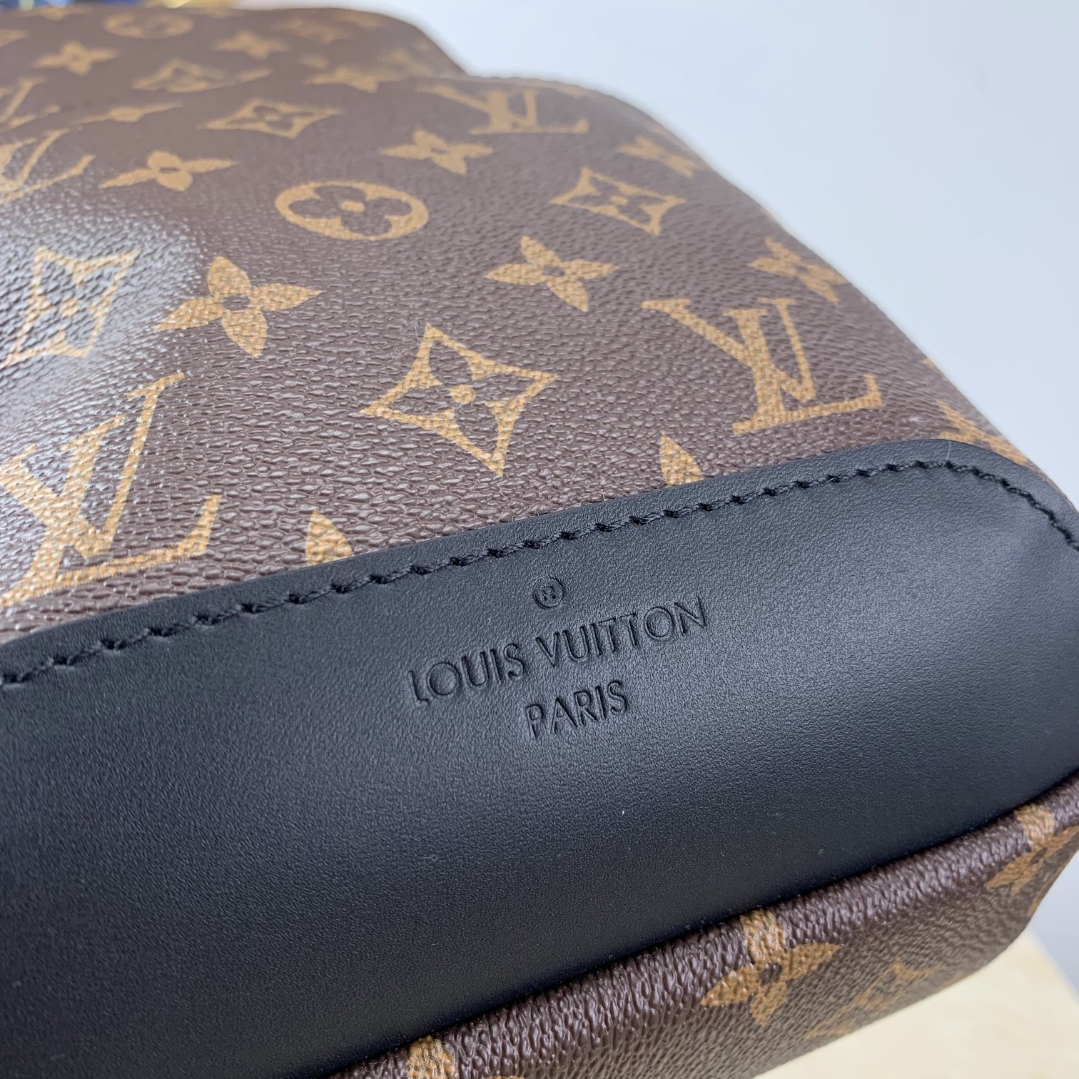 Louis Vuitton Avenue Sling Bag - Image 6