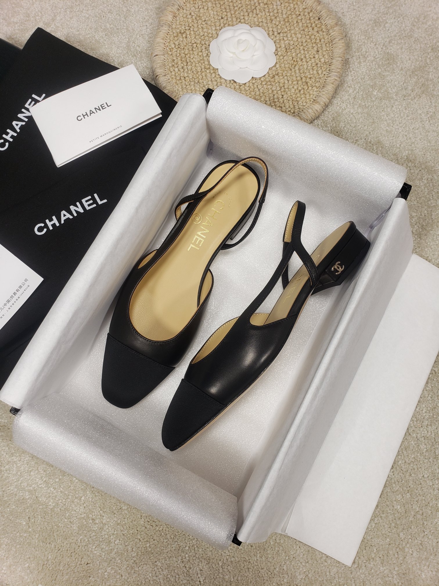 CHANEL FLATS 40 - Image 2