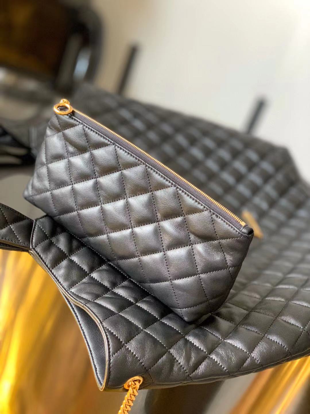 ICARE MAXI SHOPPING BAG IN QUILTED LAMBSKIN - Image 2