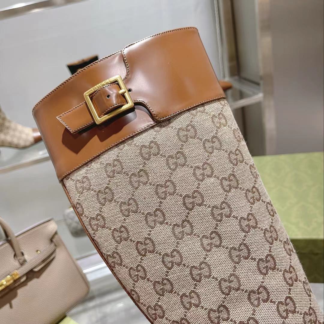 GUCCI Beige GG Supreme Boots - Image 3