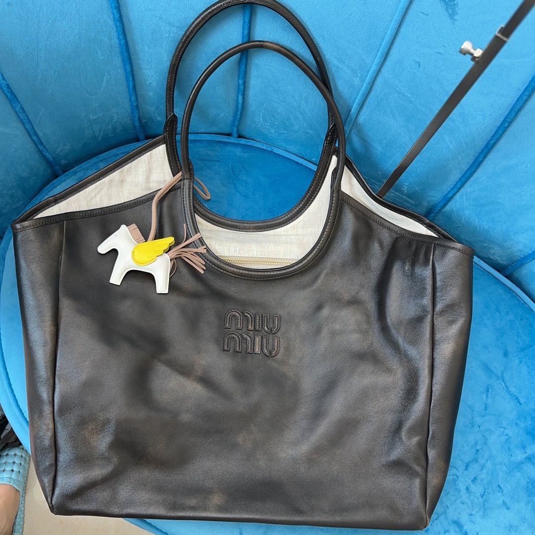Lvy Leather bag - Image 5