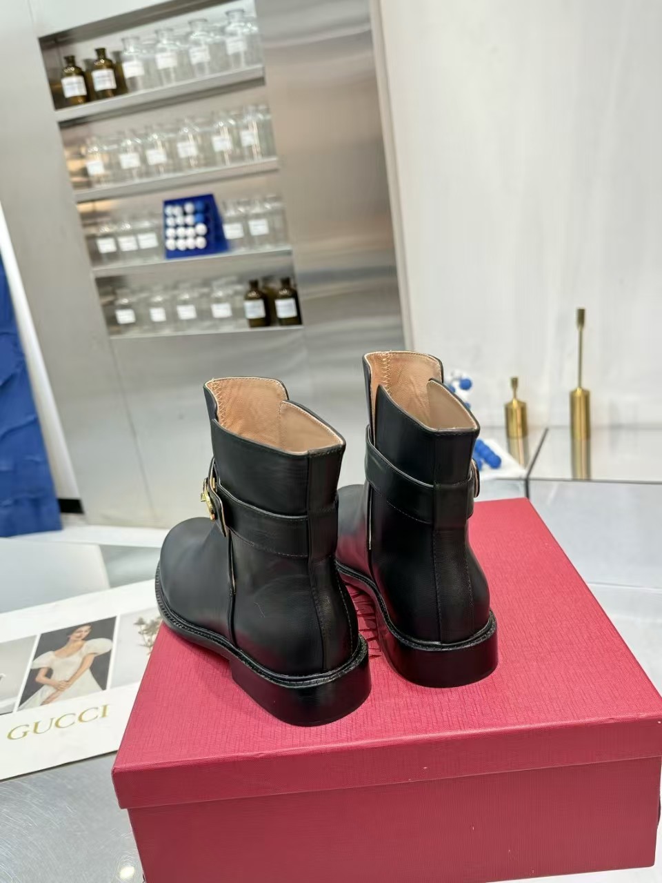 Valentino Garavani in black - Image 3