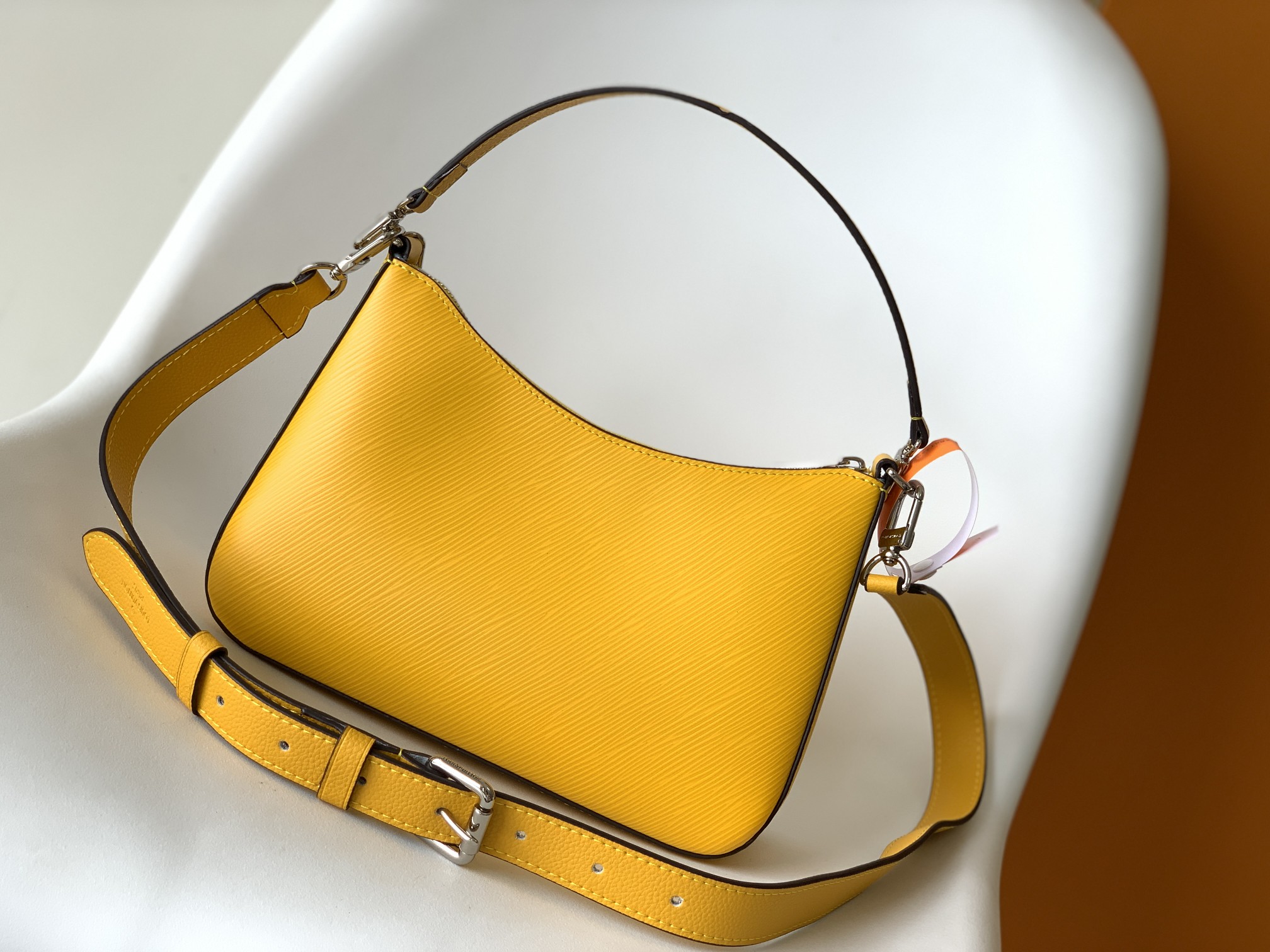 SunLuxe M59488 Golden Elegance Tote - Image 3