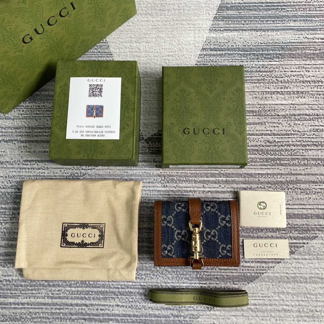Elegant Compact Cardholder – Premium Luxury Style Wallet for Women - Image 4
