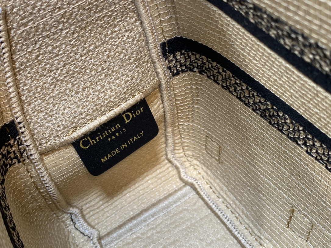 Dior Christian lady hand Bag - Image 2