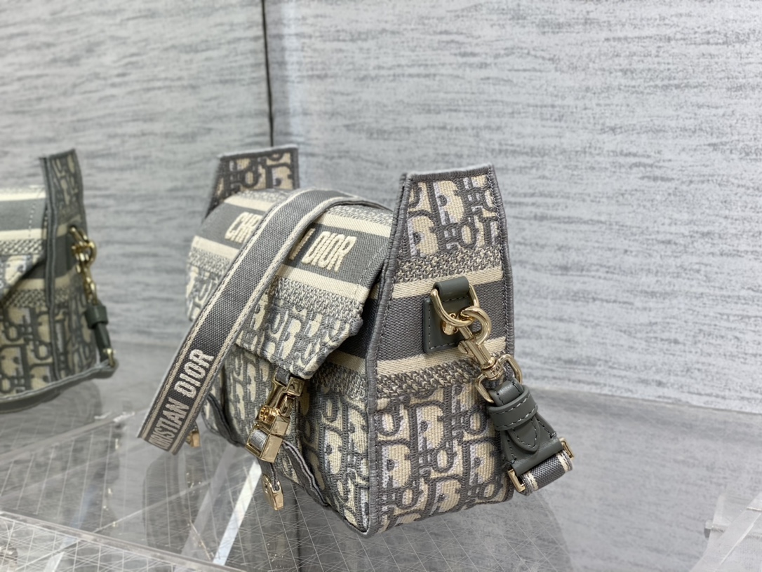 Christian Dior in Skin Gray lady Hand Bag - Image 4