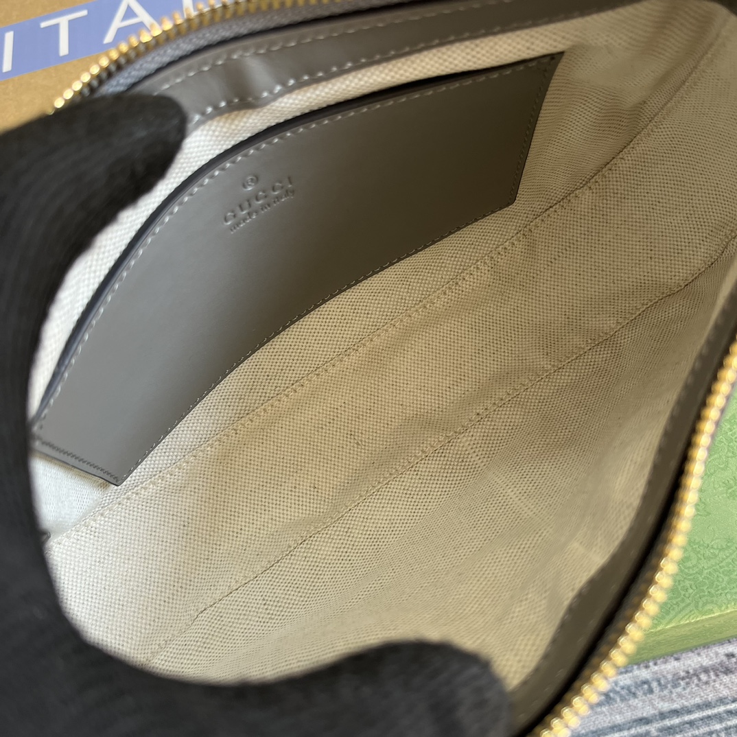 Grey Embossed Matelassé Style Quilted Leather Shoulder Bag - Image 3