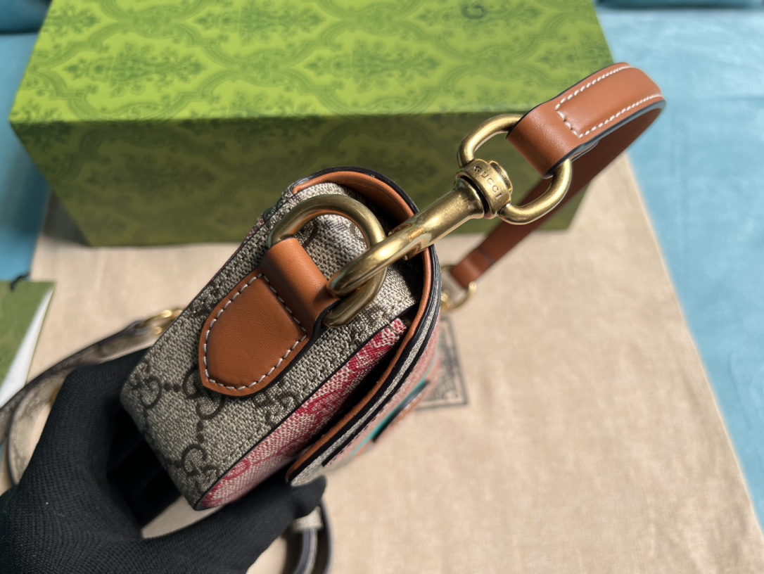 Festive Edition Luxury-Inspired Mini Handbag – Elegant Women’s Party Bag - Image 4