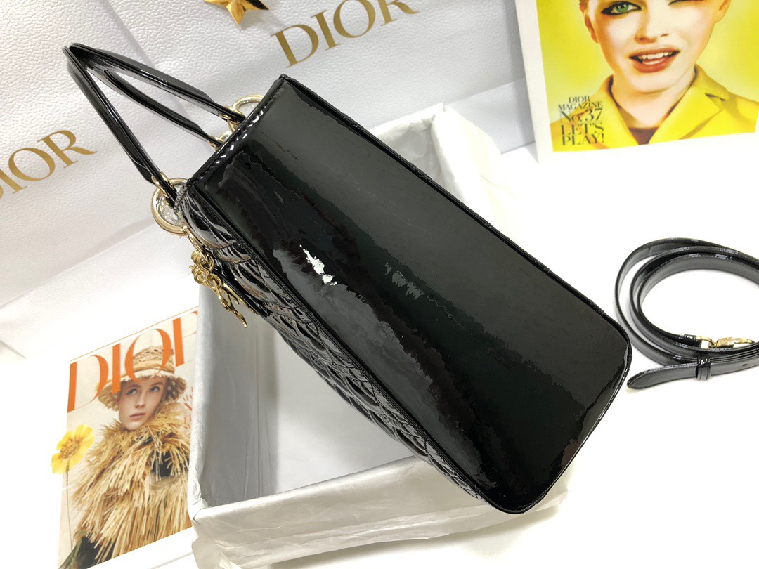 Elegant 7-Compartment Patent Leather Flap Handbag for Women - Image 8