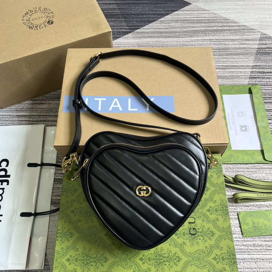 Interlocking G Mini Heart Shoulder Bag.