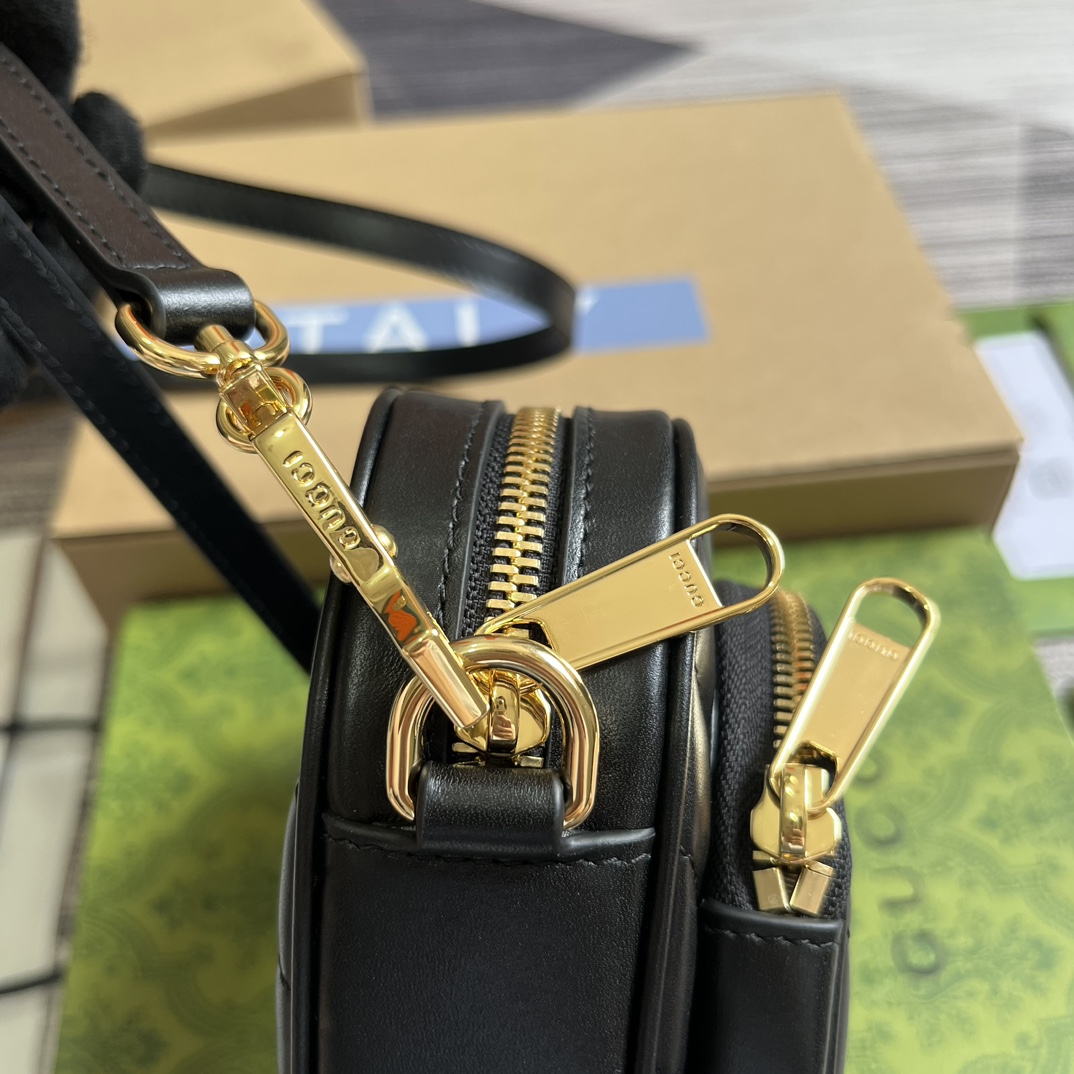 Interlocking G Mini Heart Shoulder Bag. - Image 4