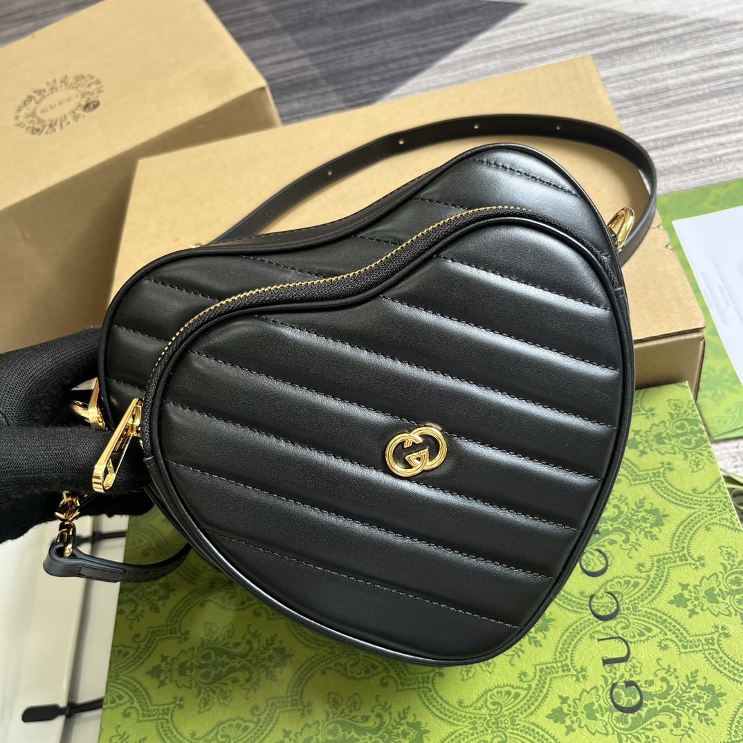 Interlocking G Mini Heart Shoulder Bag. - Image 5