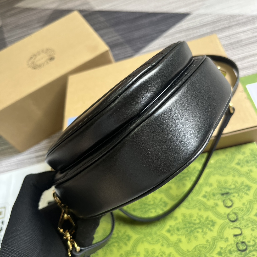 Interlocking G Mini Heart Shoulder Bag. - Image 8