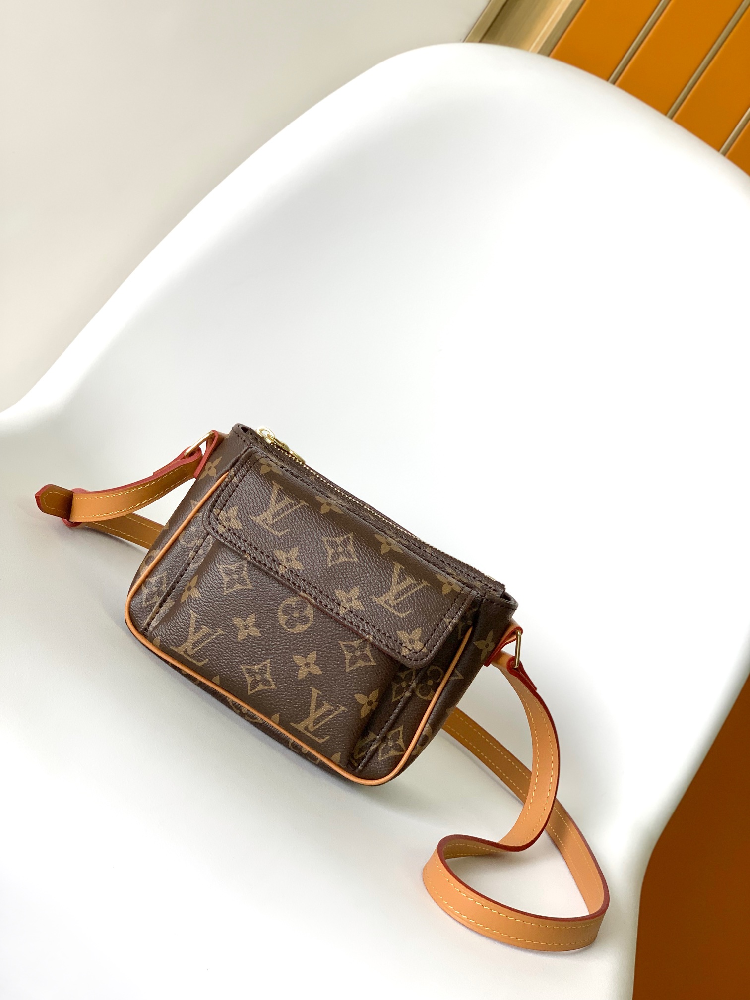M51165 Premium Small Square Shoulder Bag for Women – Elegant Compact Handbag