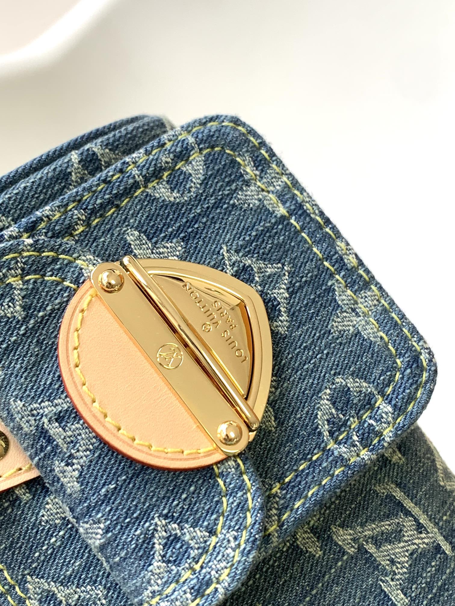 M82950 Blue Denim Pillow-Style Luxury-Inspired Fashion Handbag - Image 5
