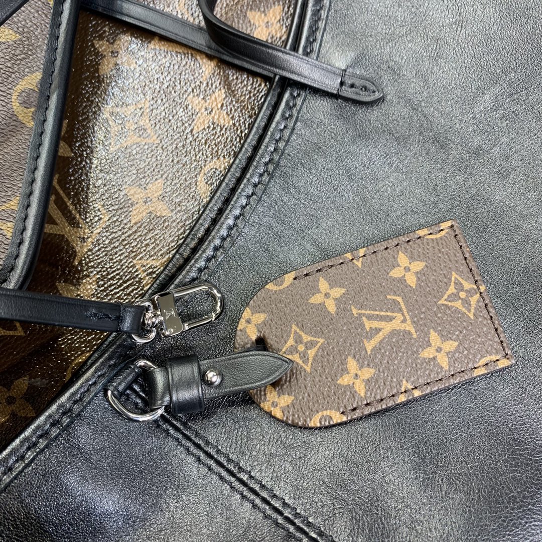 CarryAll Dark Medium Luxury Style Handbag for Women - Image 6