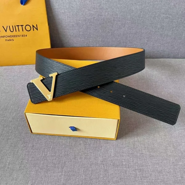 Luxury Letter Smooth Buckle Belt Alloy V Buckle