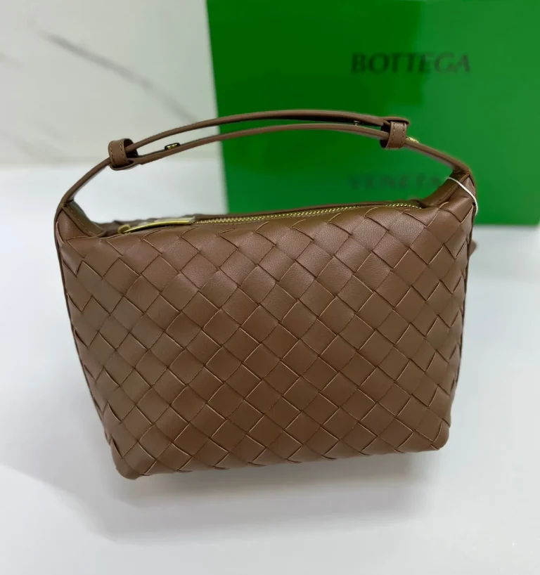 Bottega Veneta Candy Wallace Bag - Image 2